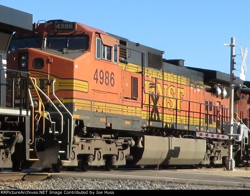 BNSF 4986